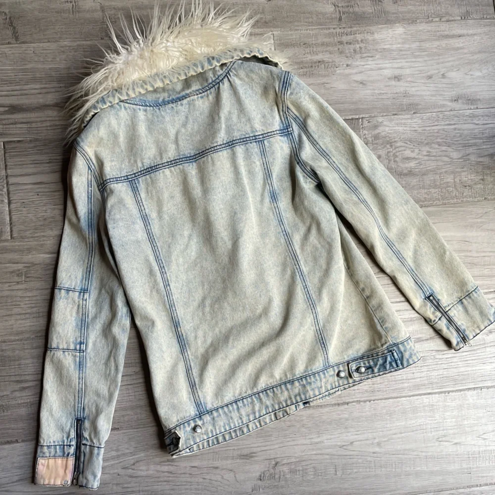 Somedays Lovin Oversized Denim Jacket W/Faux Fur Weathered Aged Acid Wash SZ S